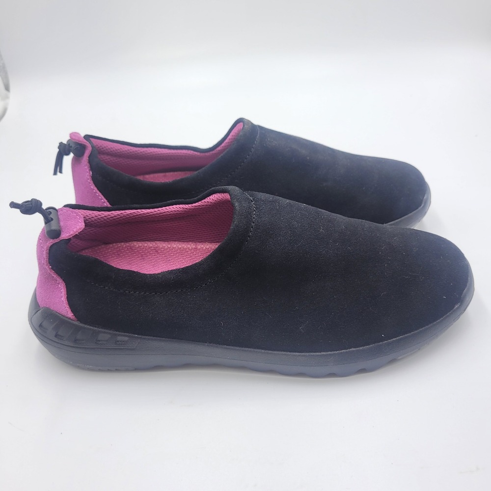 Bearpaw Black Suede Slip On Sneakers Toggle Heel Womens Size 7 Minimalist NEW